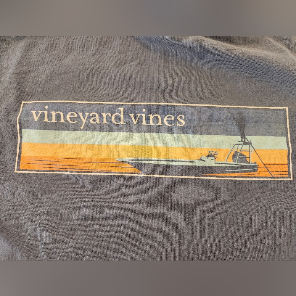 Vineyard Vines Blue Graphic Boat T-Shirt - Men's Size Medium - Picture 6 of 7